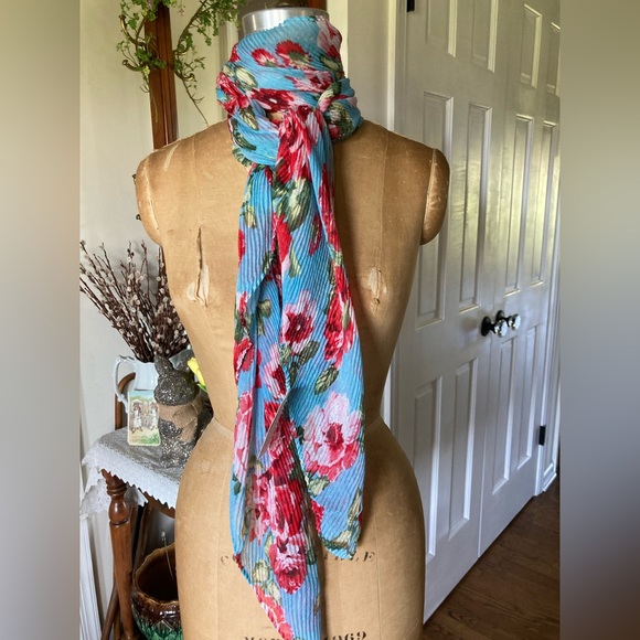 Turquoise and Roses Flowy Scarf 6’ NWT RETRO FABULOUS - Picture 3 of 10